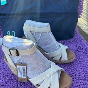 Toms Cream Wedge Heels